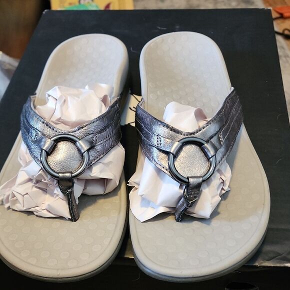 Siluper cute Vionics  Aloe silver Metallic Sandals 👡 size 12 women's NWOT - Picture 1 of 5